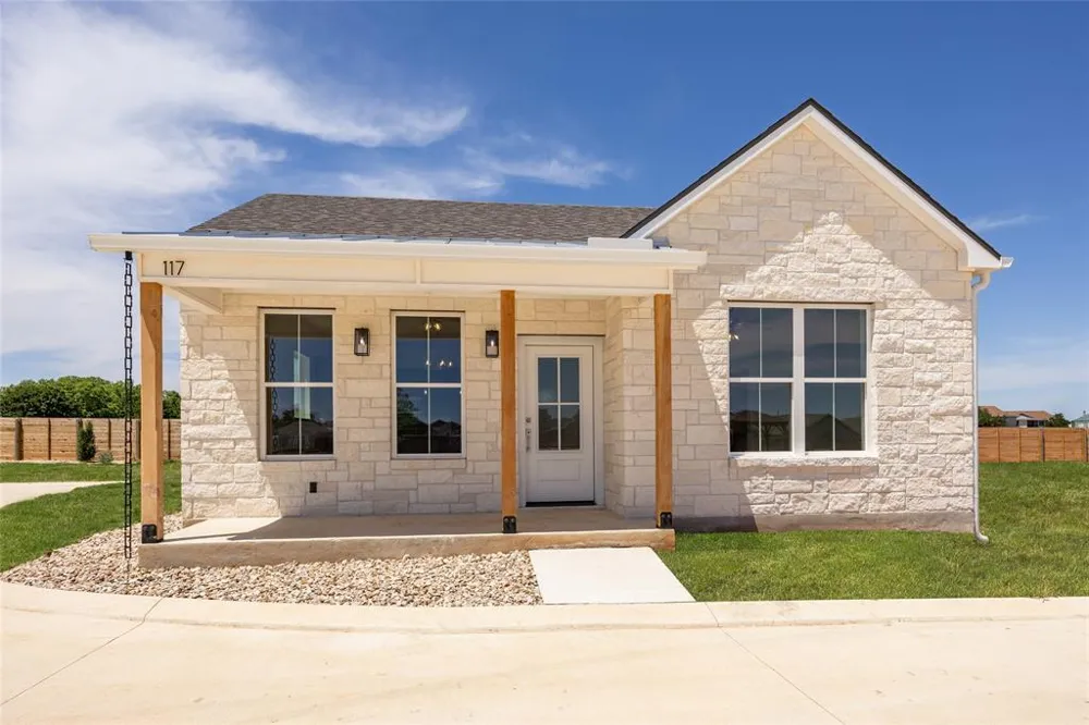 802 S Creek Street #100 Fredericksburg, TX 78624