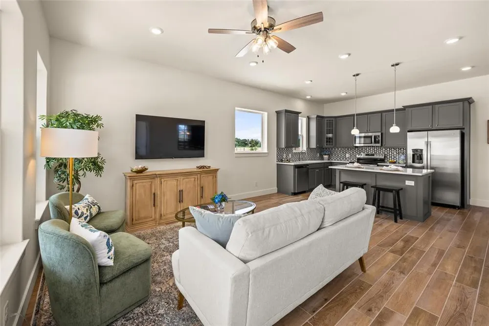 802 S Creek Street #100 Fredericksburg, TX 78624