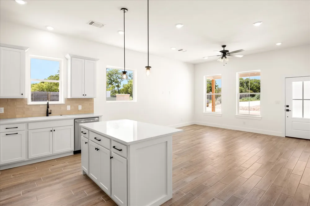 802 S Creek Street #100 Fredericksburg, TX 78624
