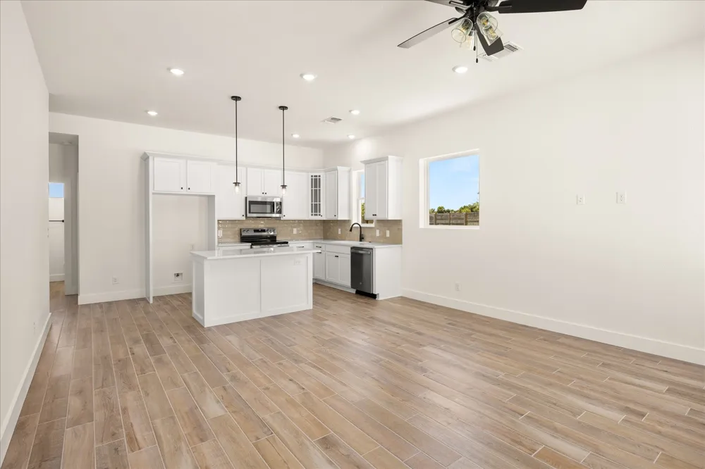 802 S Creek Street #100 Fredericksburg, TX 78624