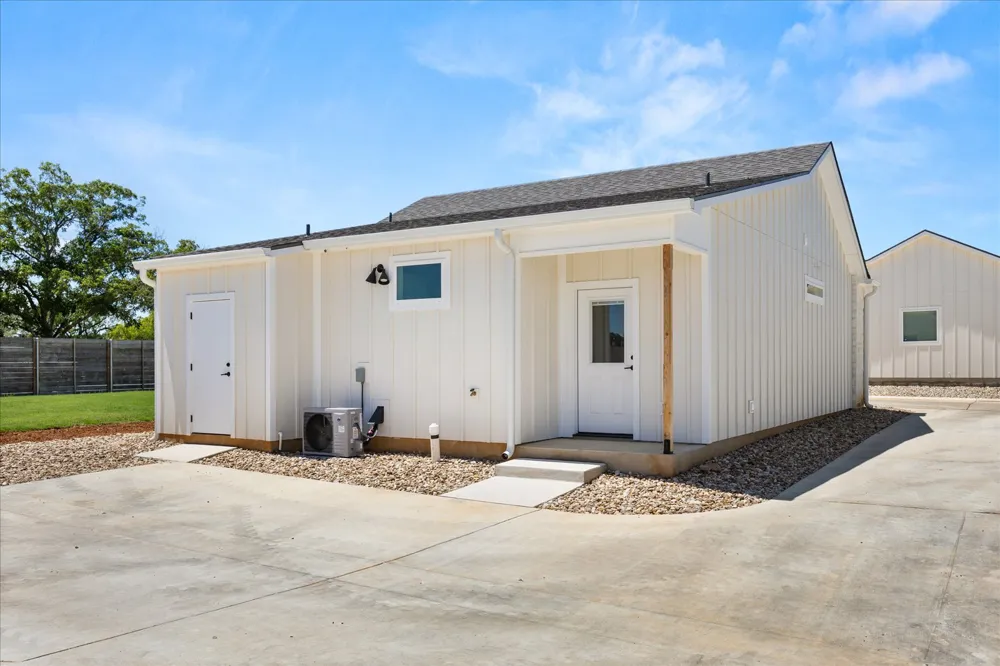 802 S Creek Street #100 Fredericksburg, TX 78624
