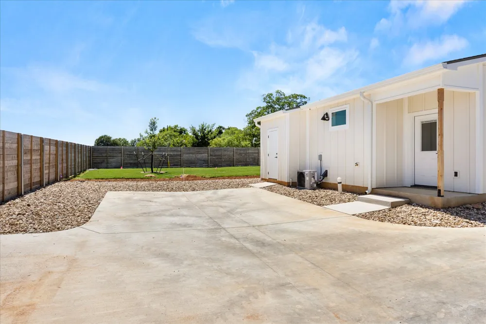 802 S Creek Street #100 Fredericksburg, TX 78624