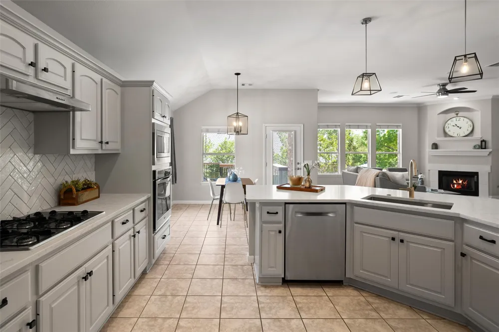 100 Stratton Court Austin, TX 78737