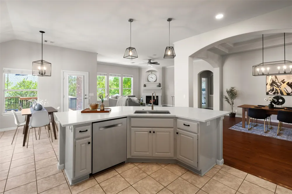 100 Stratton Court Austin, TX 78737