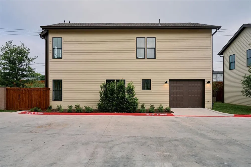 2209 woodland Avenue #401 Austin, TX 78741