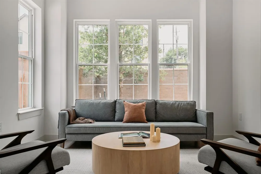 2209 woodland Avenue #401 Austin, TX 78741