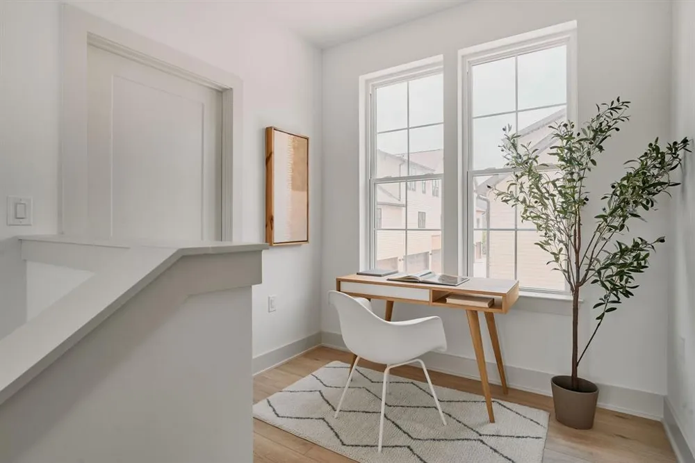 2209 woodland Avenue #401 Austin, TX 78741