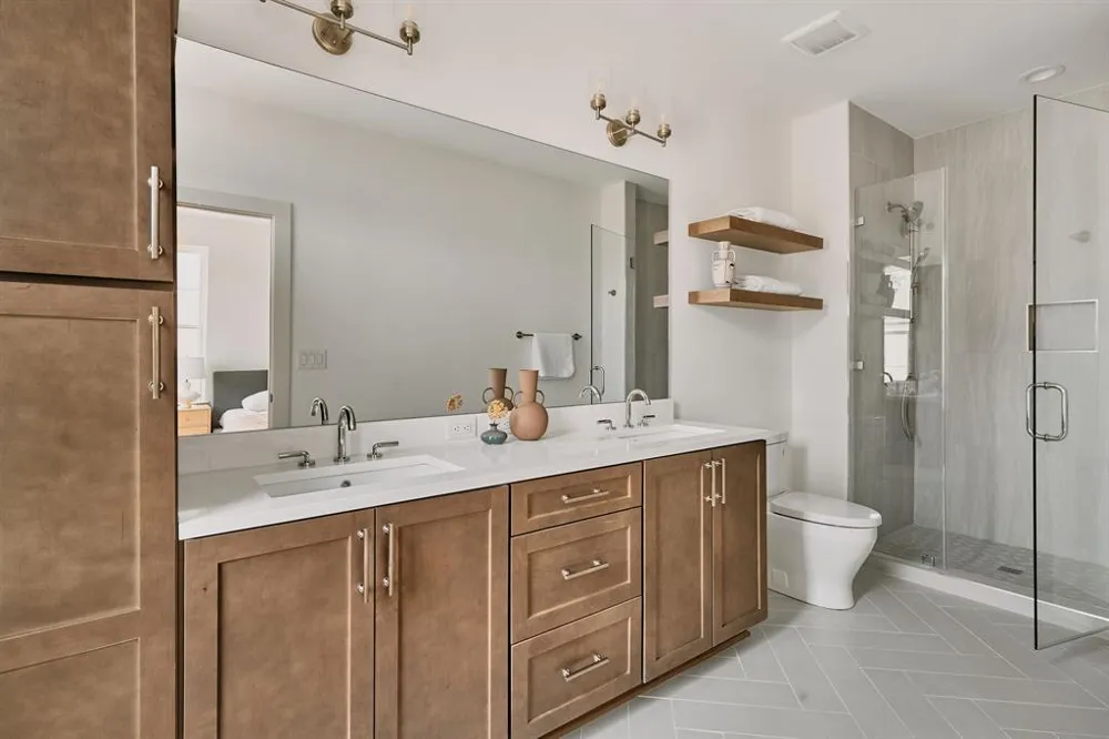 2209 woodland Avenue #401 Austin, TX 78741