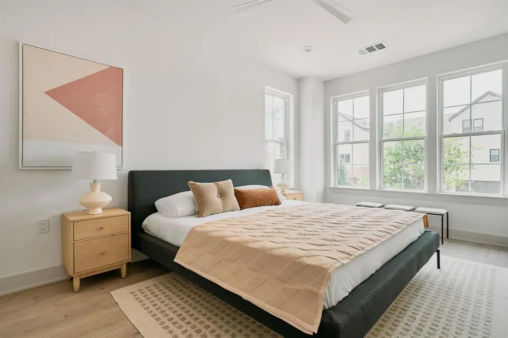2209 woodland Avenue #401 Austin, TX 78741