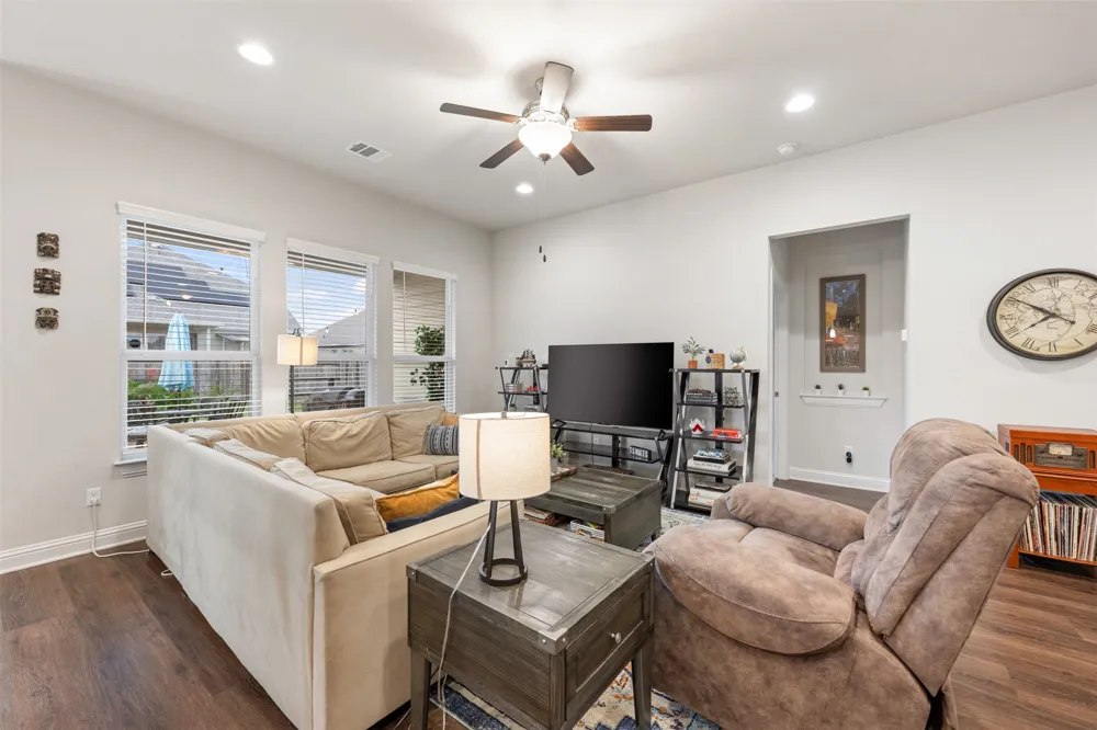 4420 Jackies Drive Pflugerville, TX 78660