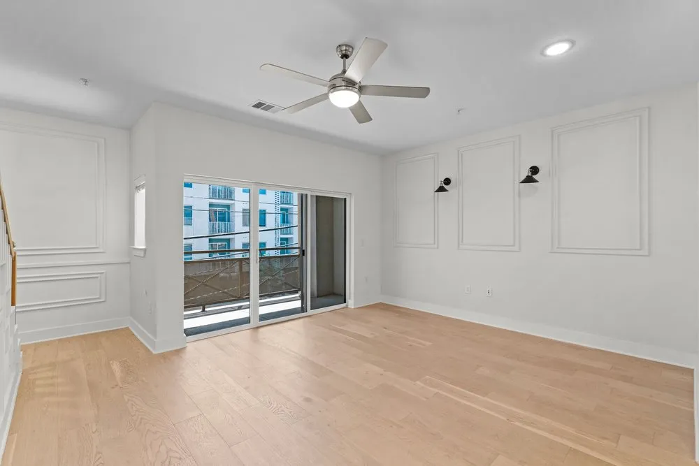 2827 Manor Road #2201 Austin, TX 78722