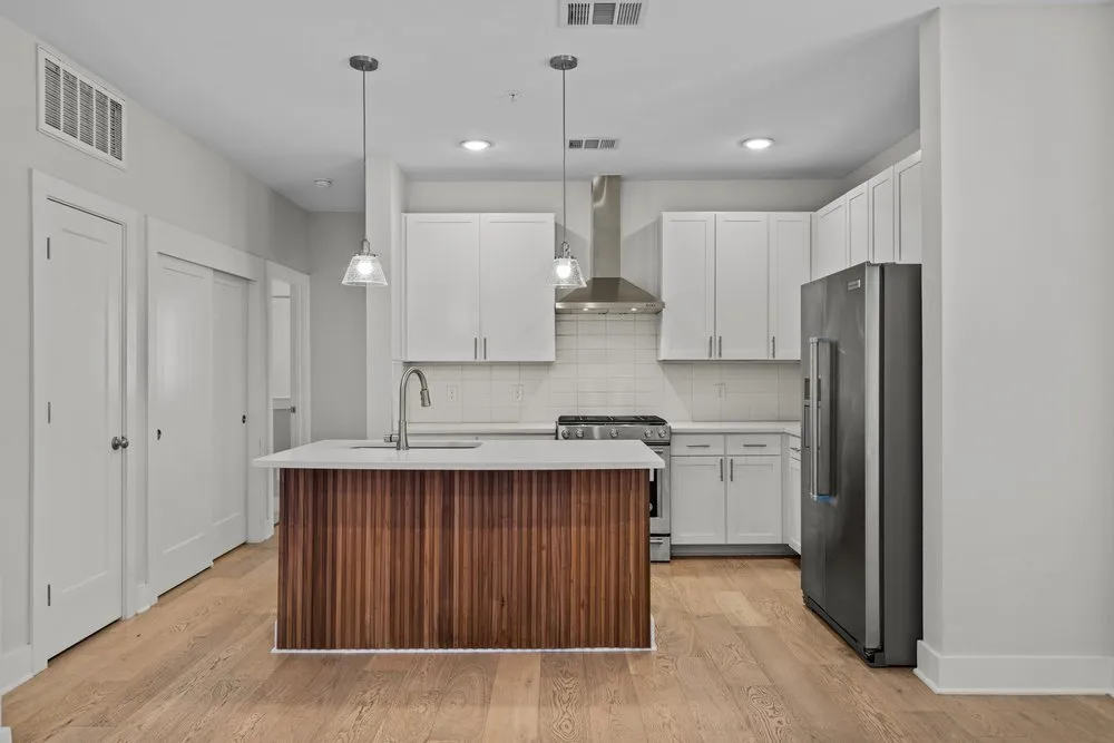 2827 Manor Road #2201 Austin, TX 78722