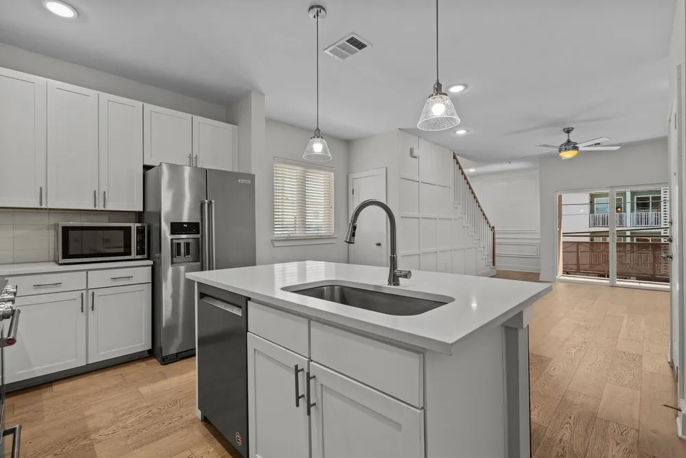2827 Manor Road #2201 Austin, TX 78722