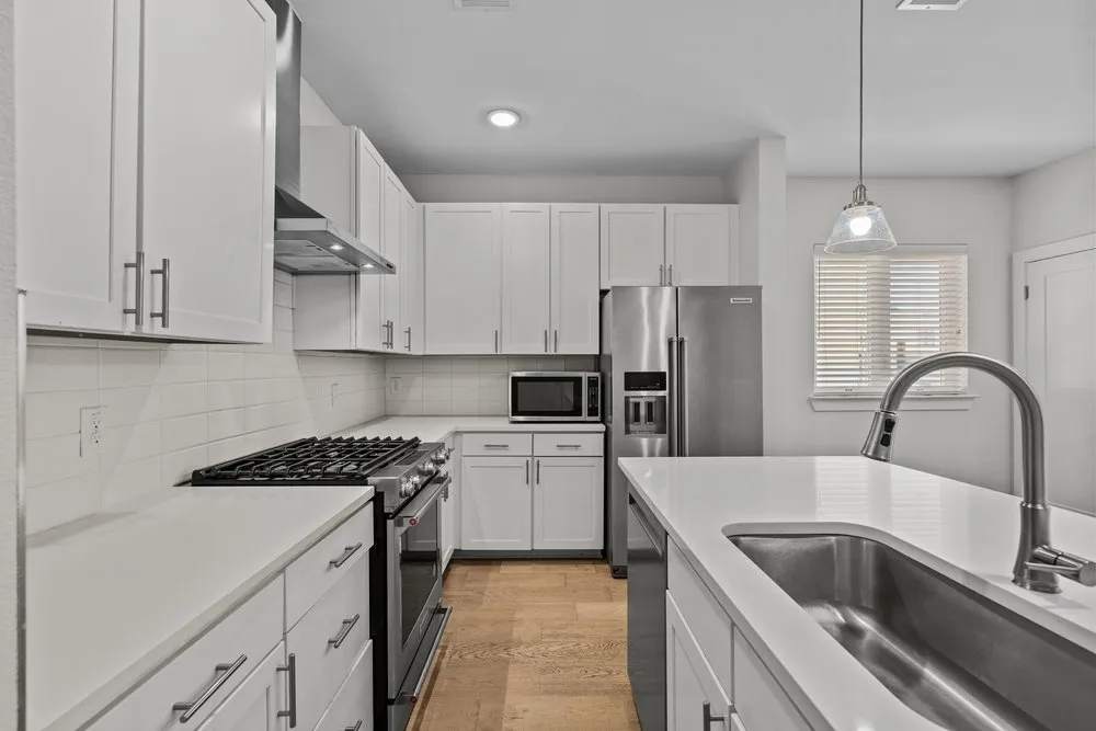 2827 Manor Road #2201 Austin, TX 78722