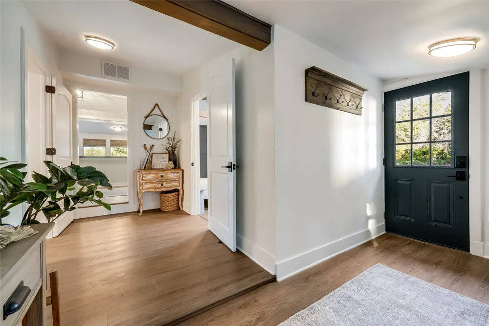 23614 Midway Drive Marble Falls, TX 78654