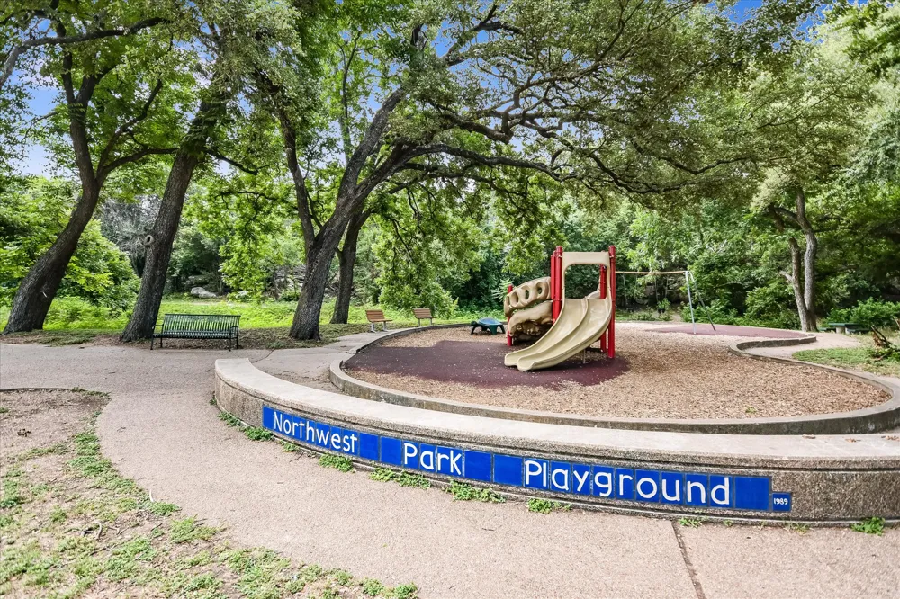 2425 Ashdale Drive #32 Austin, TX 78757