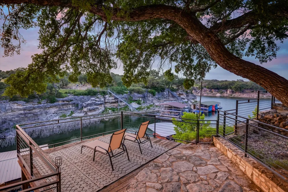 22514 Felicia Drive Spicewood, TX 78669