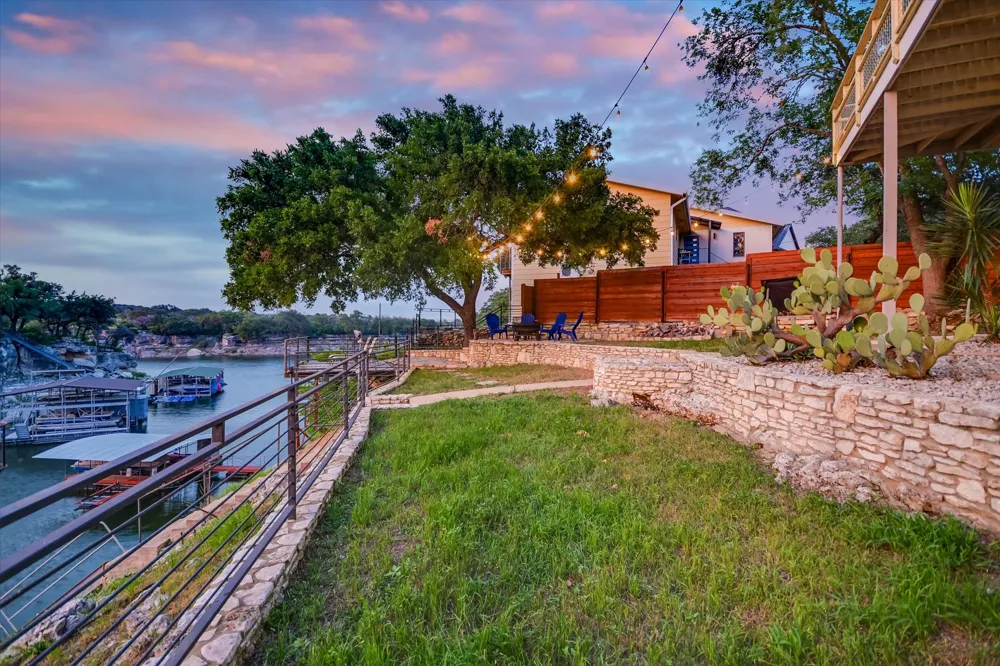 22514 Felicia Drive Spicewood, TX 78669