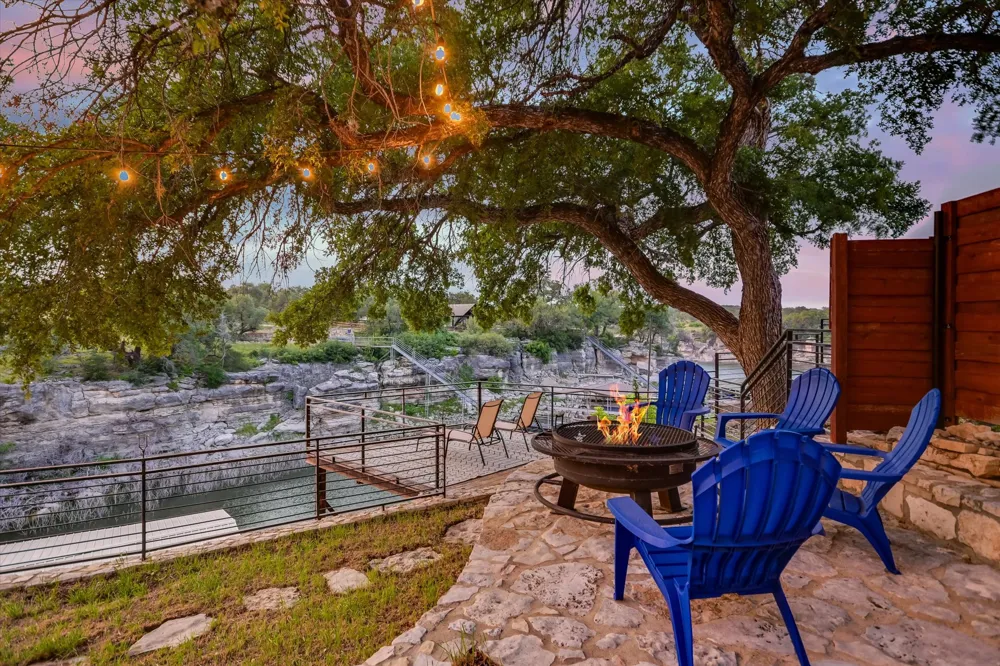 22514 Felicia Drive Spicewood, TX 78669