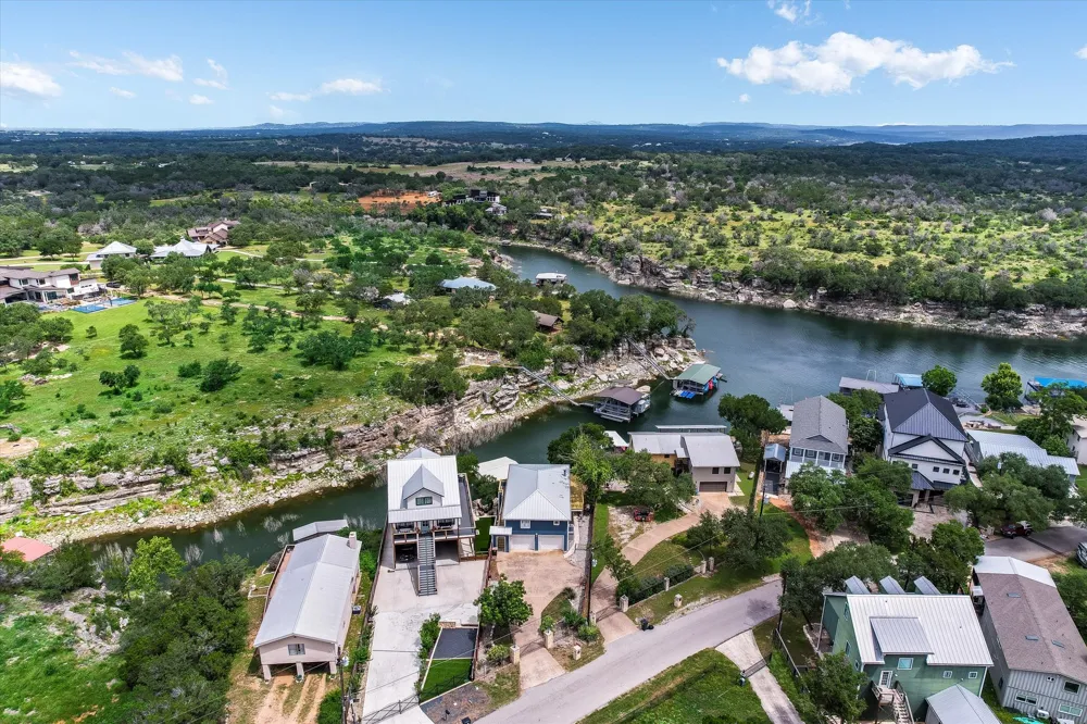 22514 Felicia Drive Spicewood, TX 78669