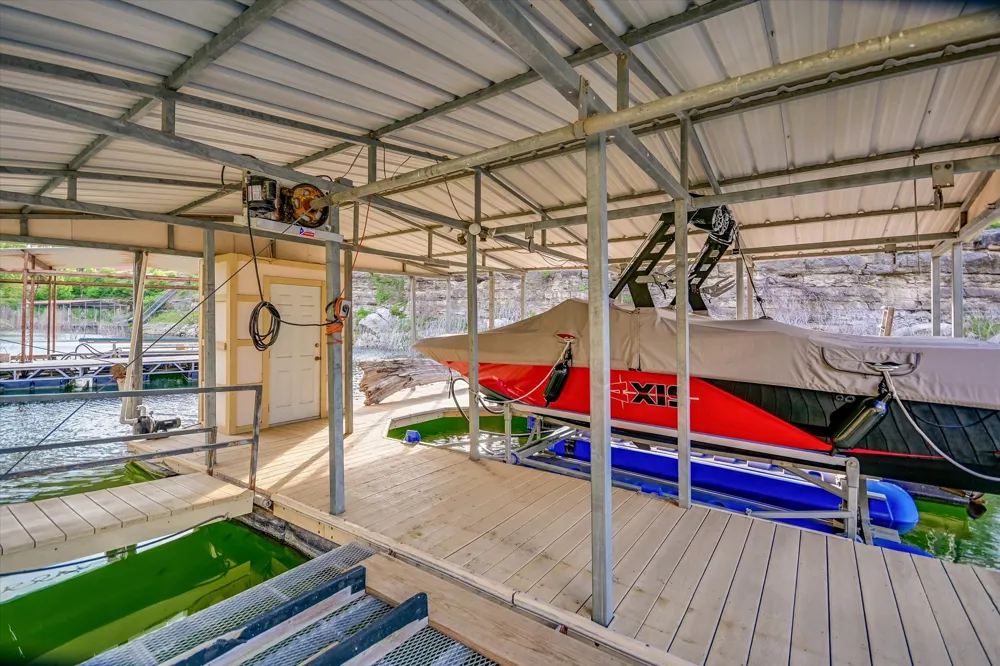 22514 Felicia Drive Spicewood, TX 78669