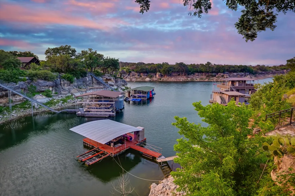 22514 Felicia Drive Spicewood, TX 78669