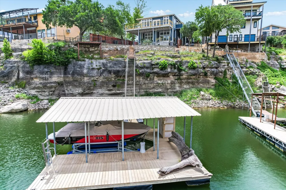 22514 Felicia Drive Spicewood, TX 78669