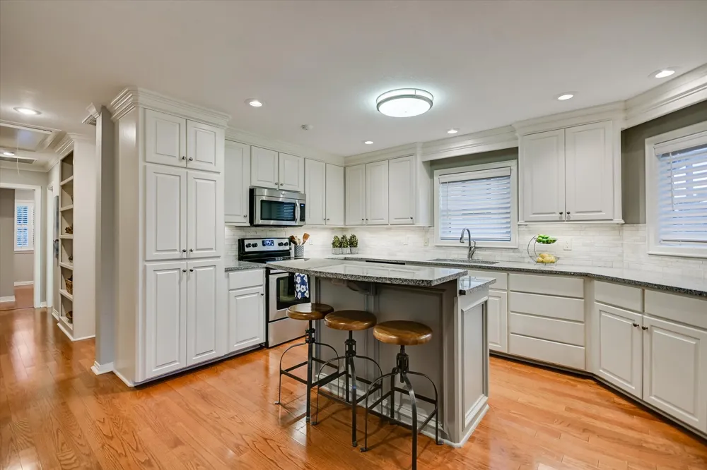 22514 Felicia Drive Spicewood, TX 78669
