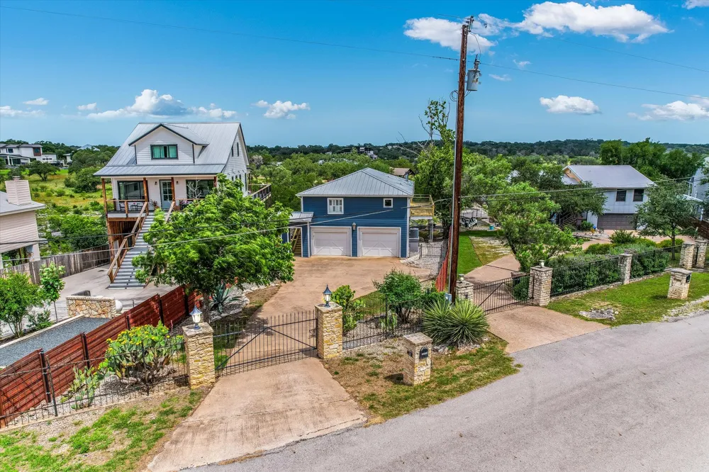 22514 Felicia Drive Spicewood, TX 78669
