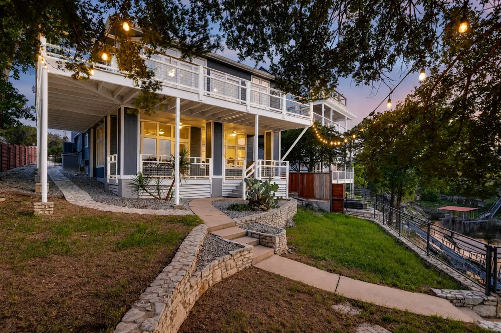 22514 Felicia Drive Spicewood, TX 78669
