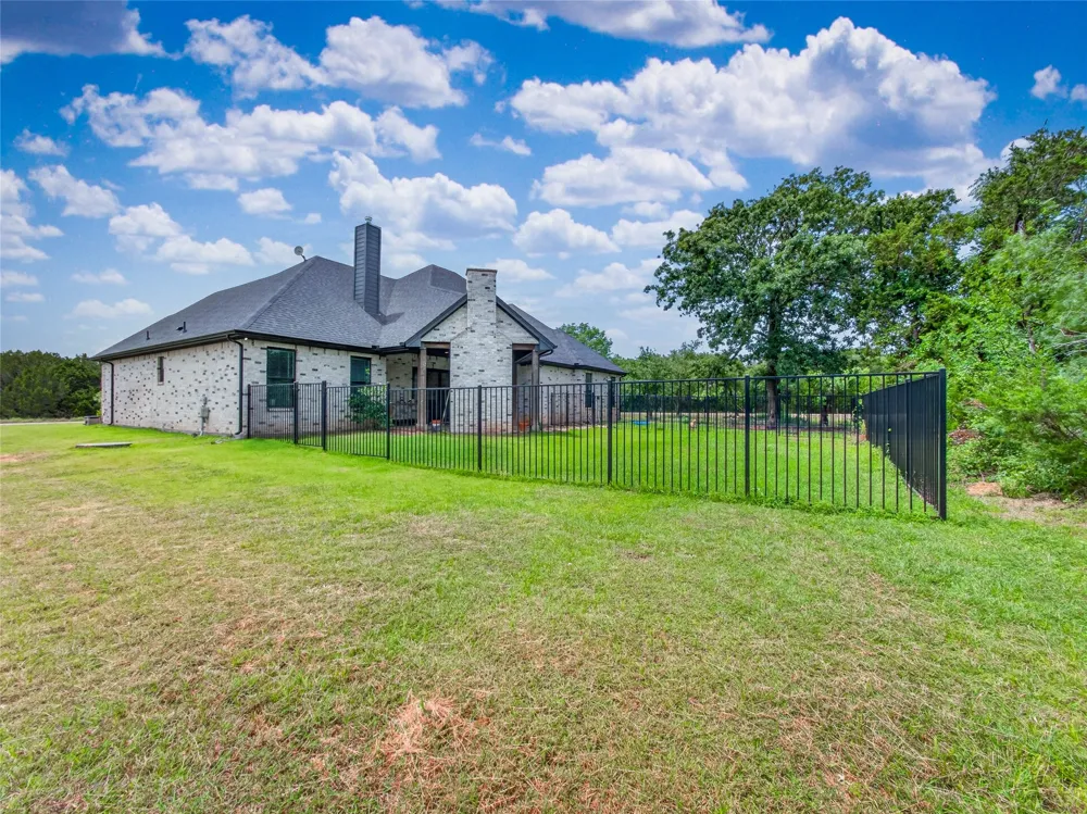 18107 Forrest Drive Whitney, TX 76692