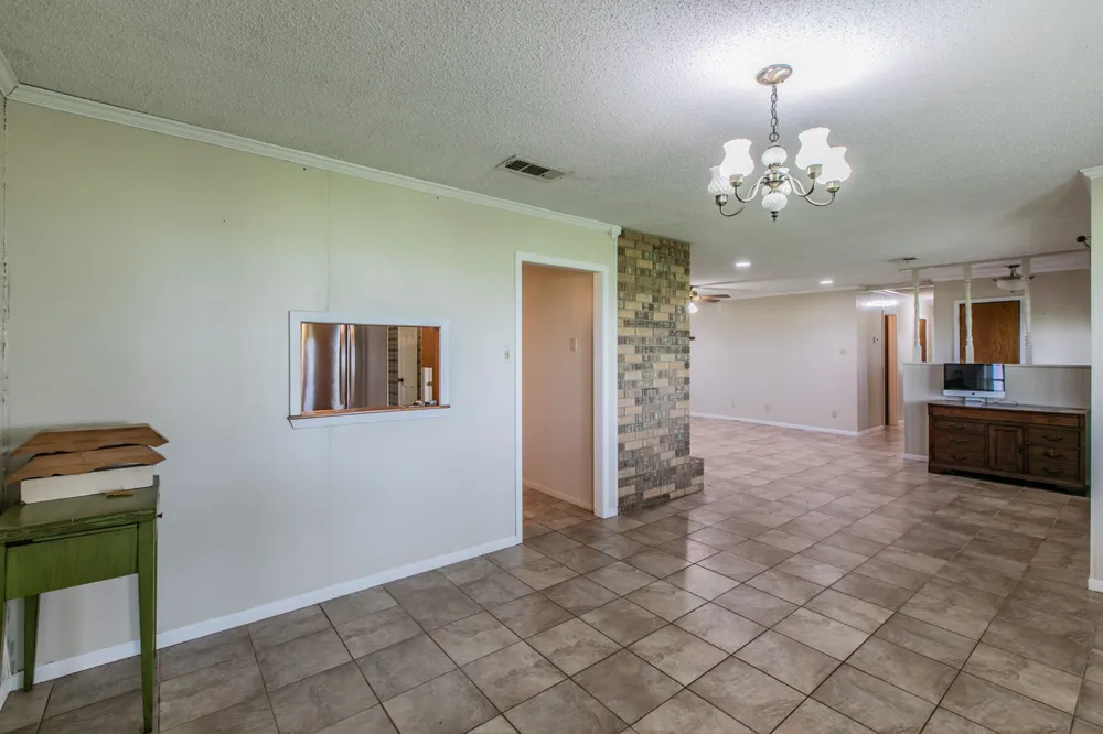 3053 Hobby Creek Road Burlington, TX 76519