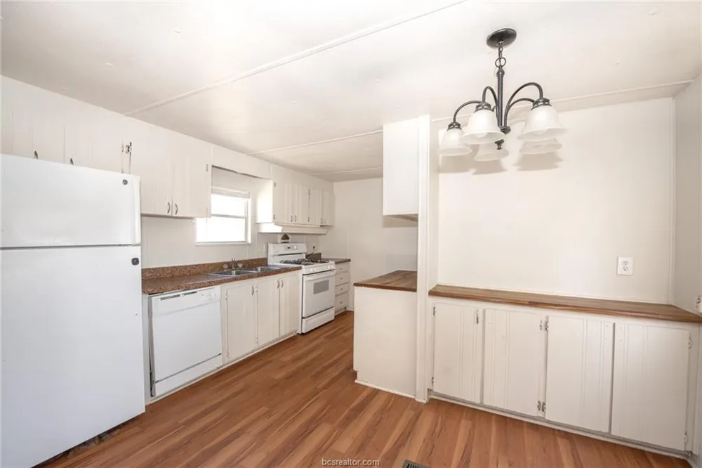 806 N Oneal Street Caldwell, TX 77836
