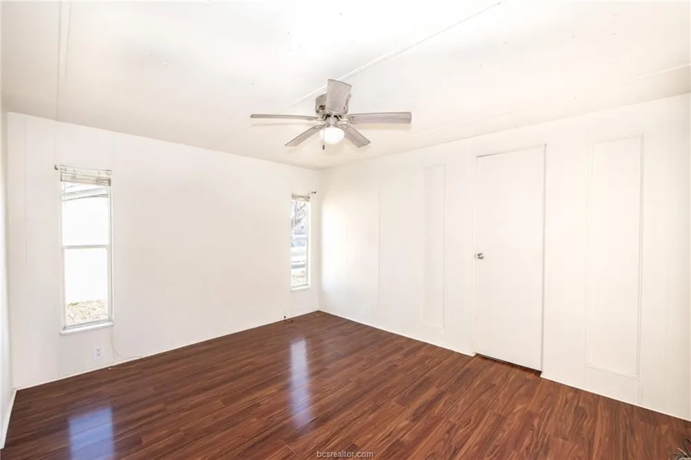 806 N Oneal Street Caldwell, TX 77836