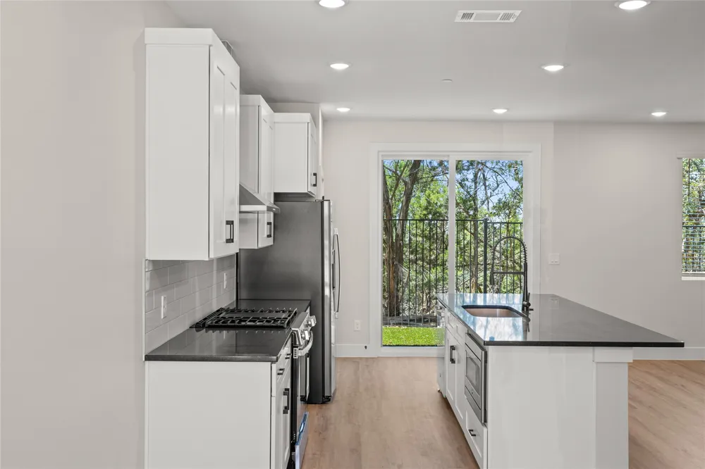 5512 Mobeetie Loop Bee Cave, TX 78738