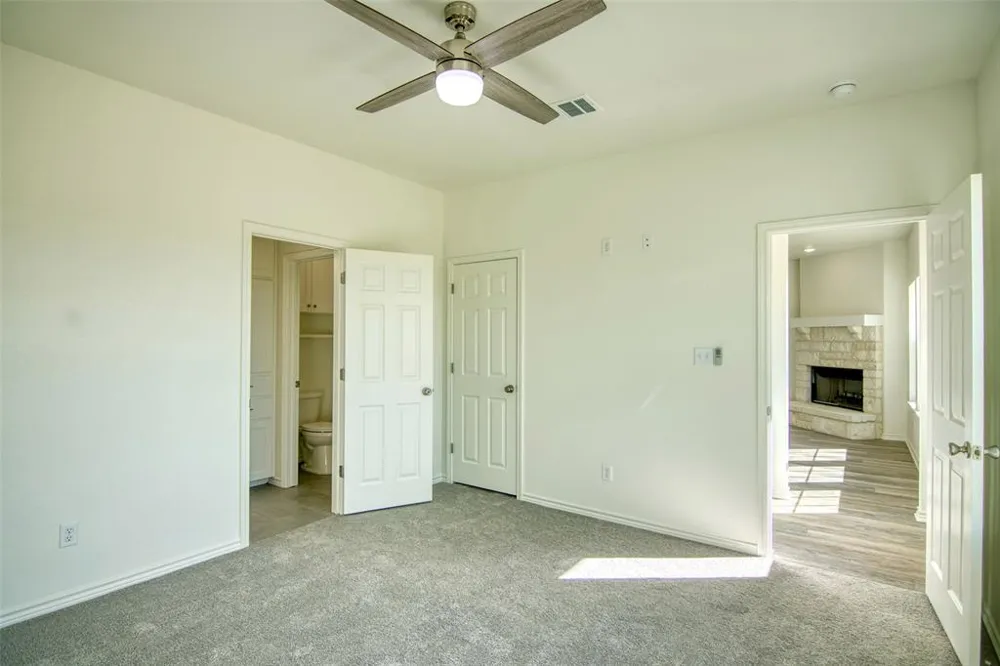 2001 Sunflower Row Coupland, TX 78615