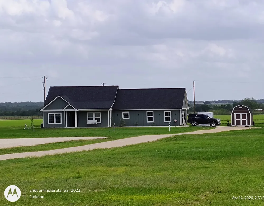 2001 Sunflower Row Coupland, TX 78615