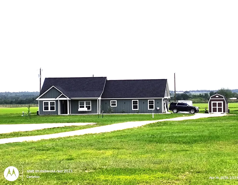 2001 Sunflower Row Coupland, TX 78615