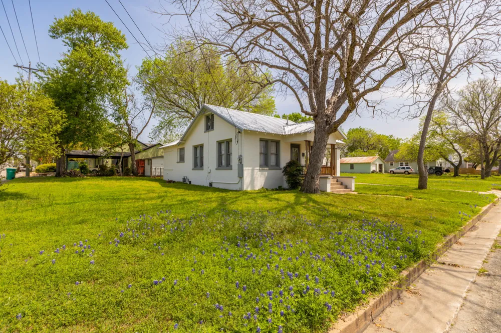 258 Water Street La Grange, TX 78945