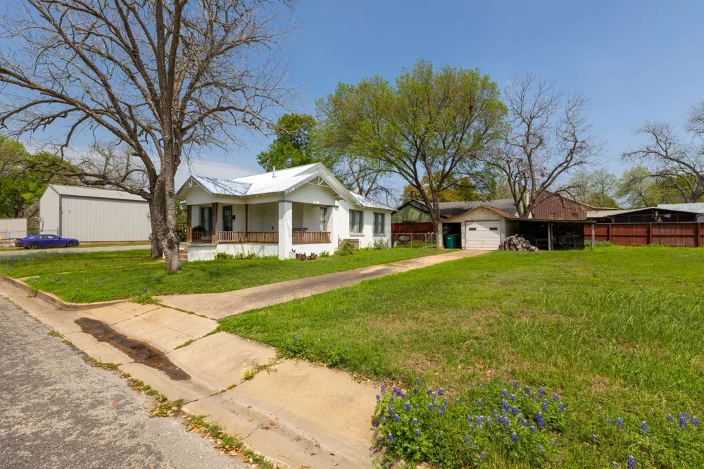 258 Water Street La Grange, TX 78945