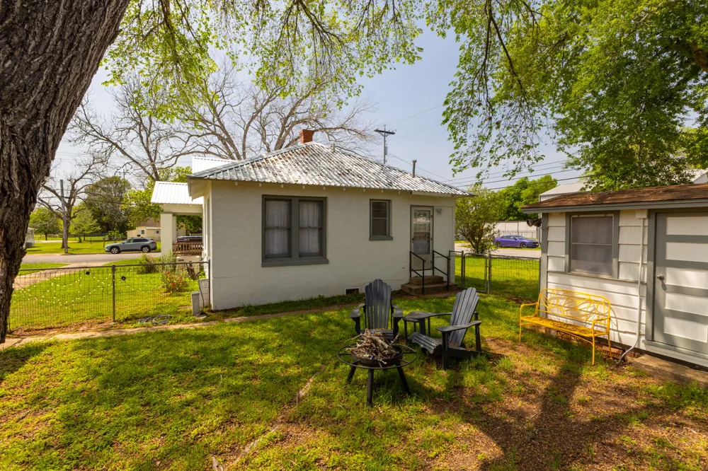 258 Water Street La Grange, TX 78945
