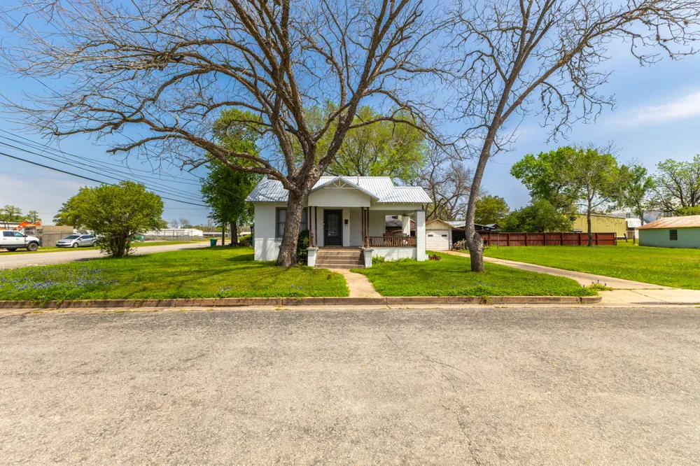 258 Water Street La Grange, TX 78945