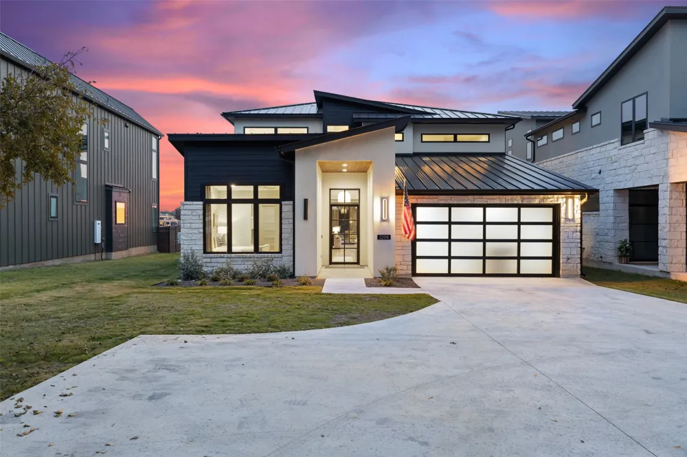 1298 Euel Moore Drive Kingsland, TX 78639