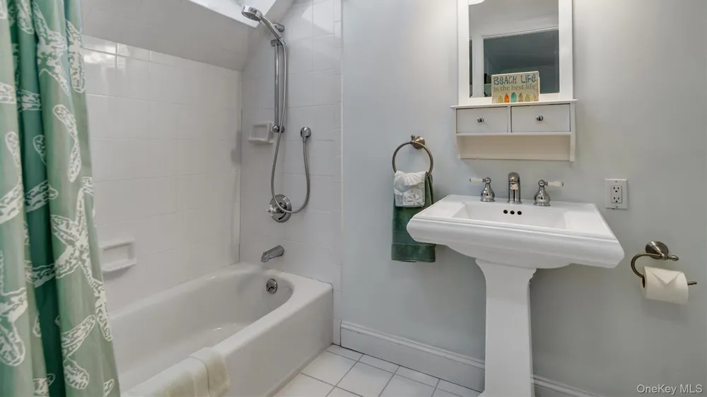 38 Bridle Path Westhampton Beach, NY 11978