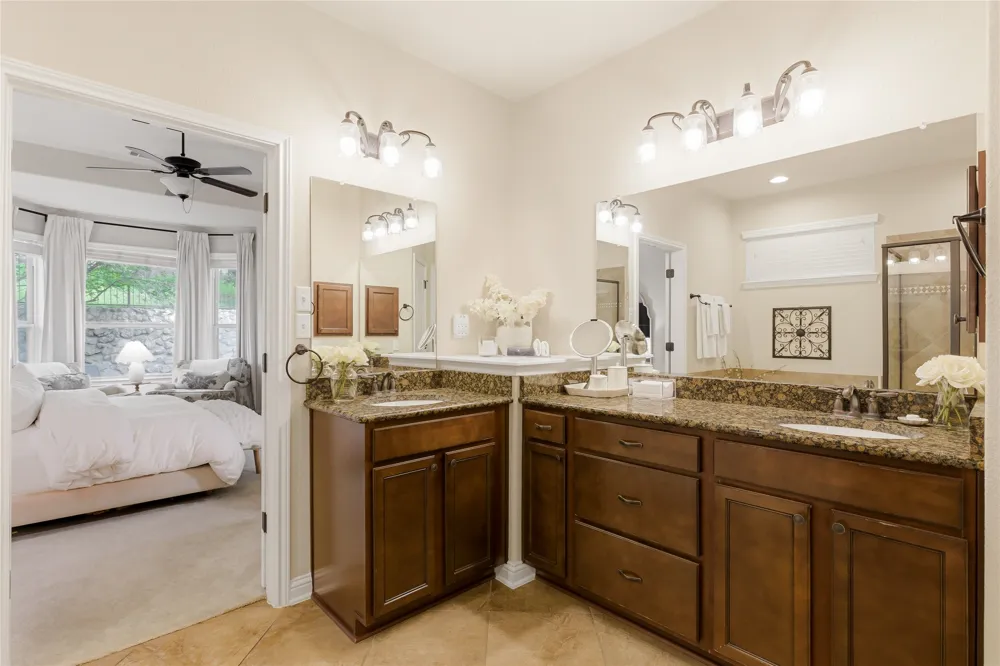 214 Bellagio Drive Lakeway, TX 78734