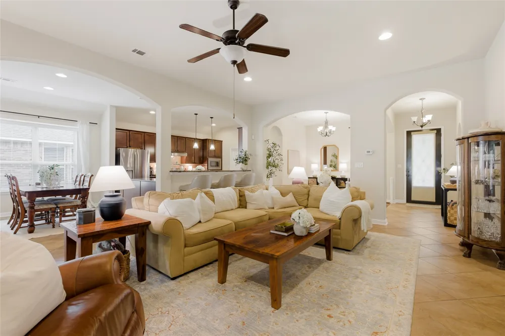 214 Bellagio Drive Lakeway, TX 78734