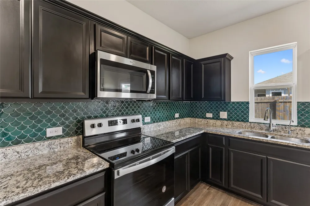 124 Peony Lane Jarrell, TX 76537