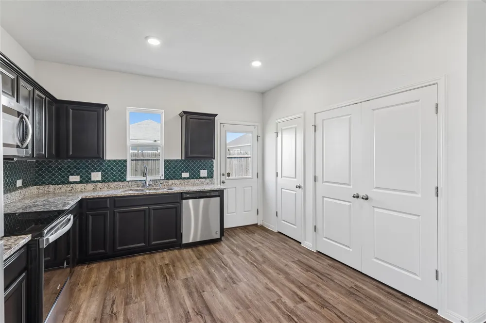124 Peony Lane Jarrell, TX 76537