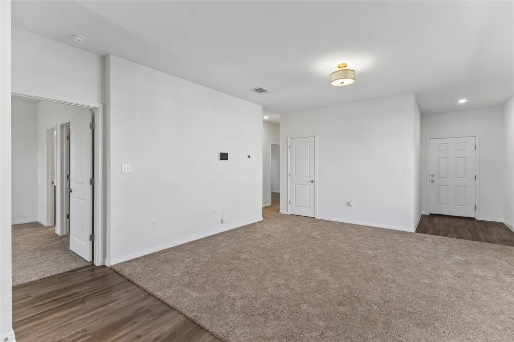 124 Peony Lane Jarrell, TX 76537