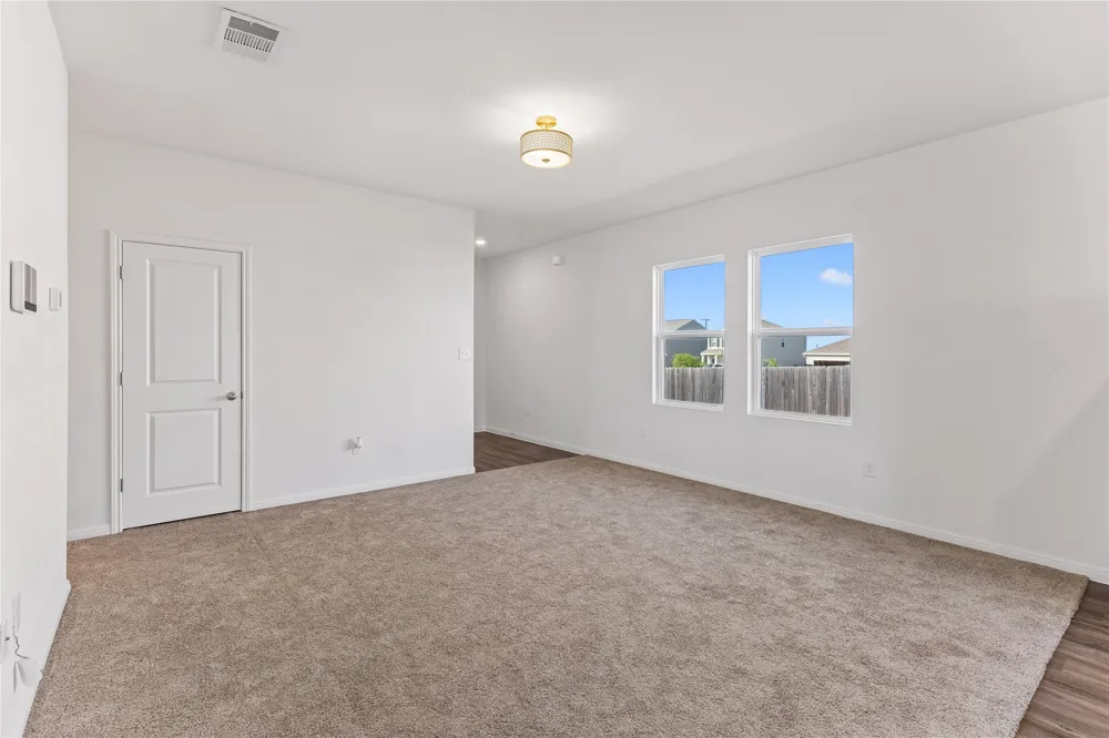 124 Peony Lane Jarrell, TX 76537